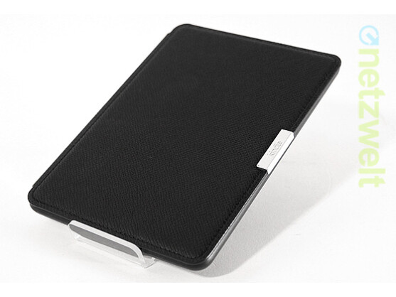 Gegen Aufpreis bietet amazon auch verschiedenfarbige Hüllen für den Paperwhite an. Praktisch: Ähnlich dem Apple Smart Cover schaltet die Hülle beim Schließen automatisch den Reader in den Ruhemodus.