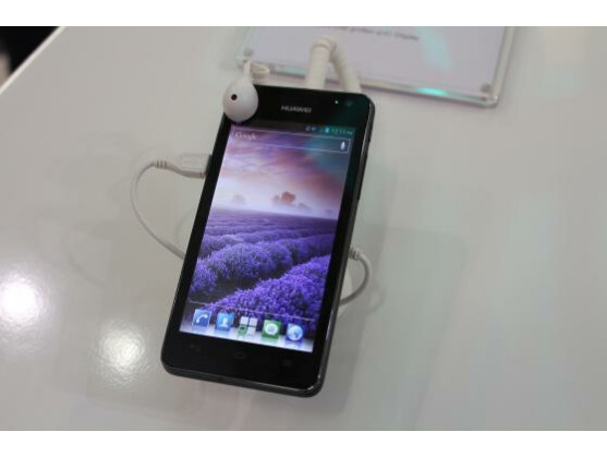 Das Huawei Ascend G600 ist ab sofort im Handel erhältlich.