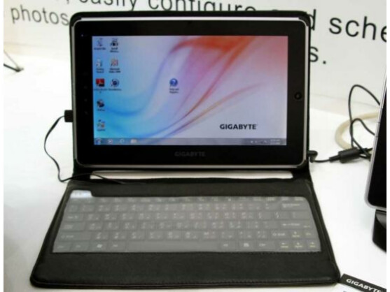 Hybrid aus Tablet und Notebook: der Slate-PC S1081 von Gigabyte.