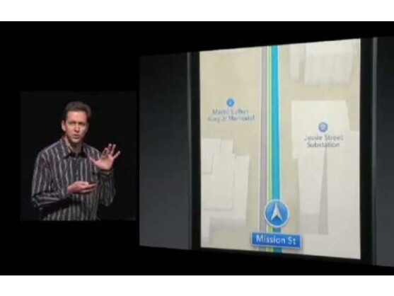 iOS-Chef Scott Forstall stellt die Karten-App des neuesten mobilen Betriebssystems von Apple auf der Keynote im September vor. Wegen Fehler in der Software muss der Manager das Unternehmen verlassen.