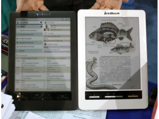 Der jetBook Color besitzt als erster E-Book-Reader ein farbiges E-Ink-Display.