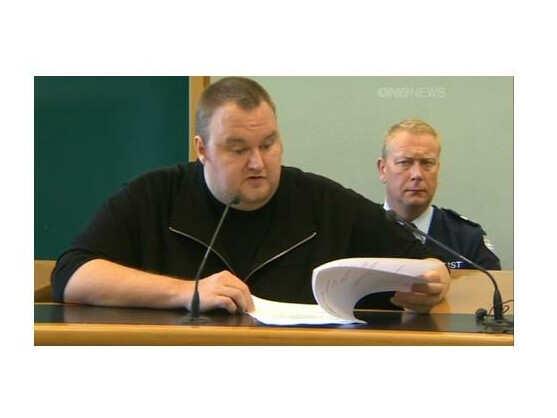 Kim Dotcom sagte vor Gericht, er erhalte unmoralische Angebote im Gefängnis.