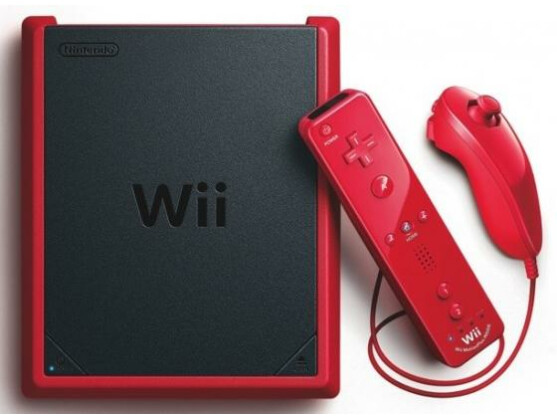 Die kleine Variante der Wii kommt in weihnachtlichem Rot daher.