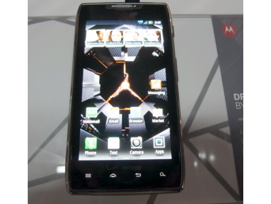 Das Motorola Razr Maxx bietet einen üppig dimensionierten Akku.