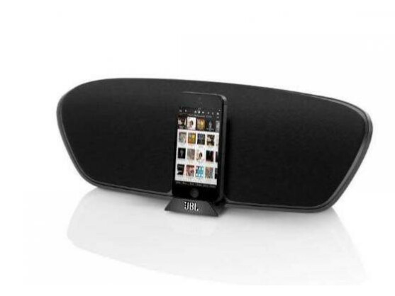 Für das neue iPad, das iPad mini und andere Apple-Geräte mit Lightning-Connector geeignet: die JBL OnBeat Venue LT.