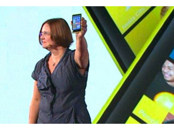 Nokias Smartphone-Chefin Jo Harlow präsentiert in New York das Nokia Lumia 920.