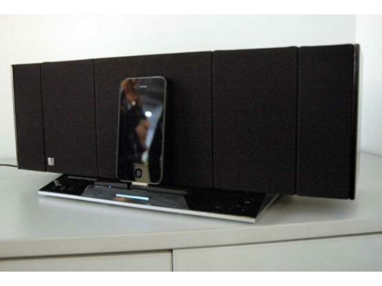 Per Bluetooth empfängt der Sound Stack SFQ-03 Audiodateien von mobilen Endgeräten.