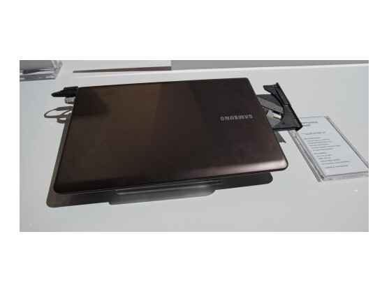 Samsungs Series 5 glänzt mit für Ultrabooks untypischer Ausstattung.