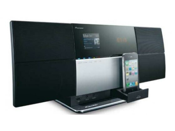 Schick und vielseitig: Die Kompaktanlage Pioneer X-SMC3-S ist ideal zum Abspielen digitaler Medien.