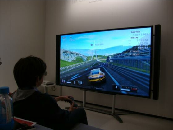 Sony präsentierte auf seinem neuen 4K-Fernseher auch die 3D-Split-Screen-Technik für die PlayStation 3.