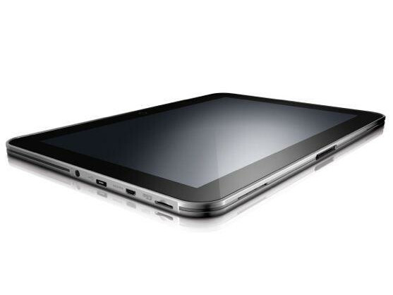 Das ultraflache Tablet verfügt über alle wichtigen Ports und Schnittstellen.