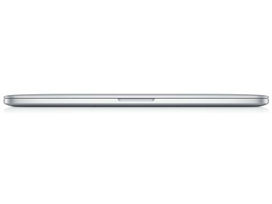 Im Vergleich zum Vorgängermodell ist das neue MacBook nun deutlich flacher. Es ist nur noch 1,8 Zentimeter hoch.