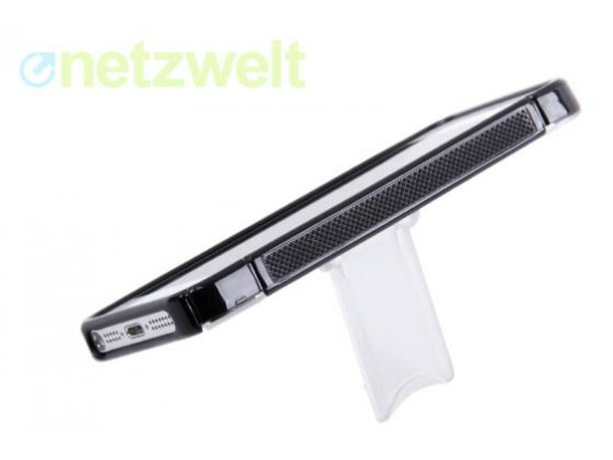 Die zweite Hülle überrascht mit einem integrierten Standfuß.