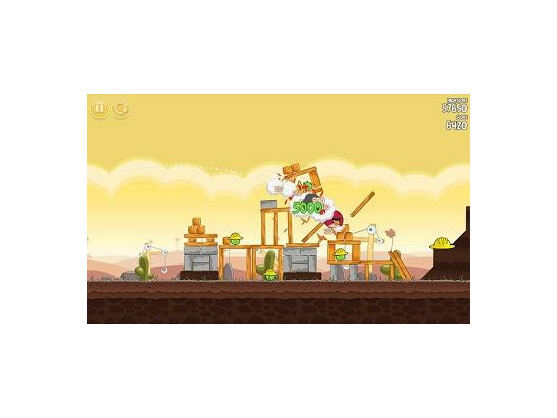 Die Angry Birds sind hinter ihren Eiern her, die gut verbarrikadiert wurden.