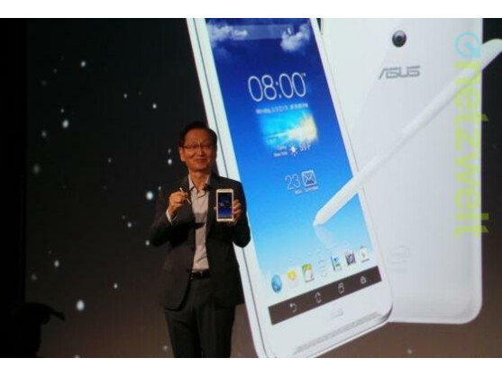 Asus-Chef Johnny Shih kündigte das FonePad Note auf der Computex-Pressekonferenz des Herstellers an.