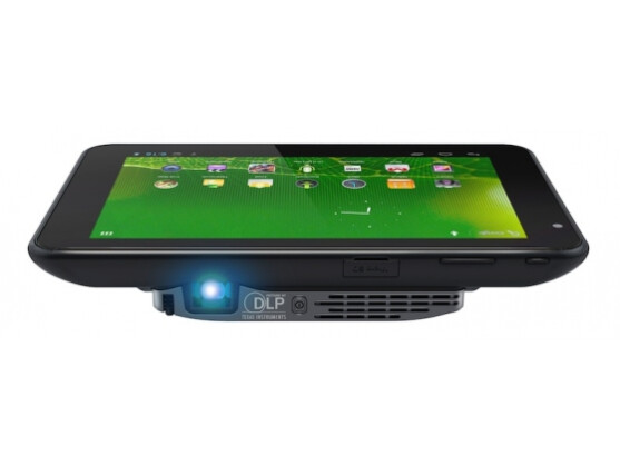 Der Beamer des Projektor Pad P100 von Aiptek lässt sich mit wenigen Handgriffen abnehmen.