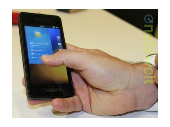 BlackBerry 10 wird vornehmlich über eine Peek genannte Wischgeste gesteuert.