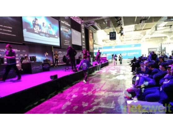 Fans des eSports bei den Intel Extreme Masters auf der Cebit.