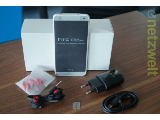 Das HTC One Mini ist in der netzwelt-Redaktion eingetroffen.