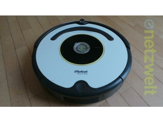 Der iRobot Roomba 620 reinigt Zimmer nach dem Chaos-Prinzip.
