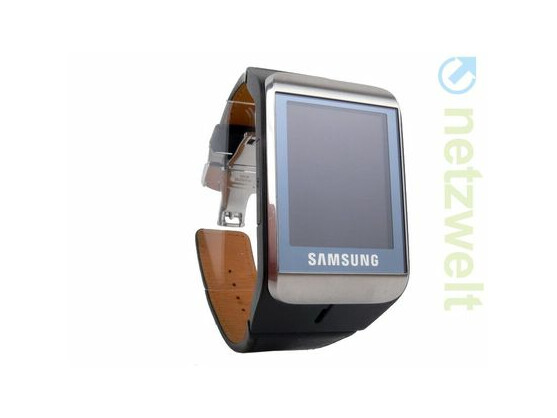 Samsung brachte bereits in 2010 eine Armbanduhr mit Internetanbindung auf den Markt.
