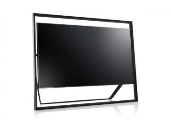 Samsungs 4K-Flaggschiff: Der Fernseher besitzt eine Diagonale von rund 2,80 Meter.