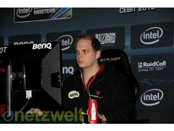 Sobald Dennis "mouzHasuObs" spielt, wirkt er sehr konzentriert.