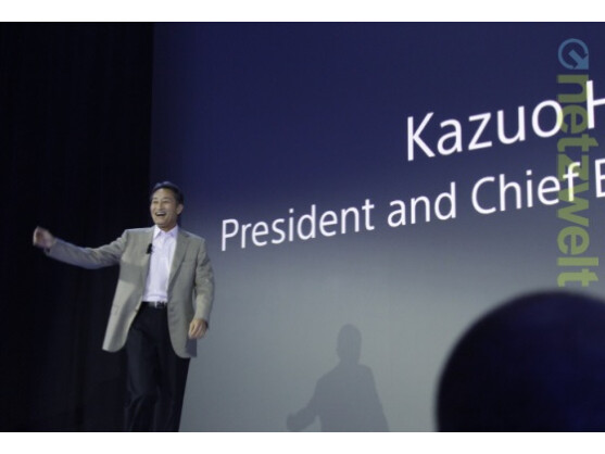 Sony-Chef Kazuo Hirai führt durch die Pressekonferenz.