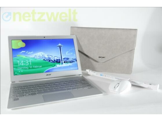 Üppig: Acer spendiert dem S7 einen umfangreichen Lieferumfang
