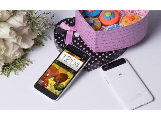 Das ZTE Grand S soll das flachste Full-HD-Quad-Core-Smartphone der Welt sein.