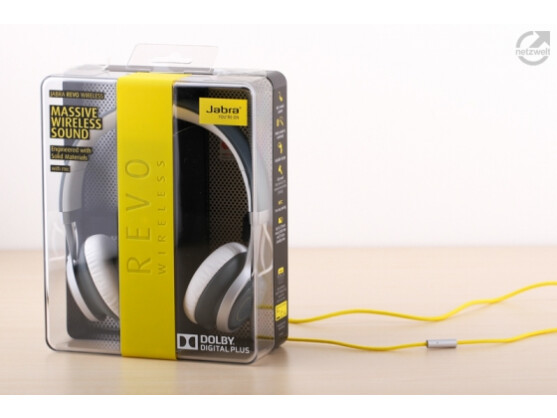 Der Jabra Revo Wireless kommt in einer mächtigen Box ins Haus. Diese lässt sich wiederverwenden.