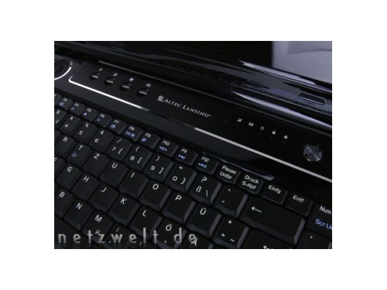 Zusatztasten des Asus-Notebook für Internet-Explorer, E-Mail und ähnliches. Links oben eine Box.