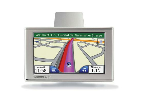 Günstiger und flexibler als Festeinbauten: Tragbare Navigationsgeräte