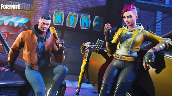   Children receive professional training from their parents at Fortnite. It is behind it. 