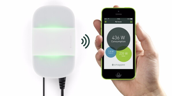 Der Energie-Monitor (links) wird idealerweise in der Nähe des Routers angebracht.