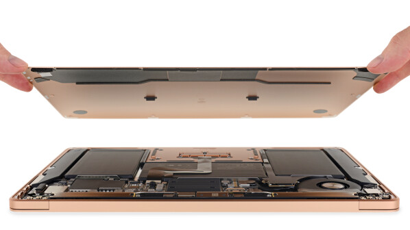 Das MacBook Air 2018 bietet im Teardown einige Überraschungen.