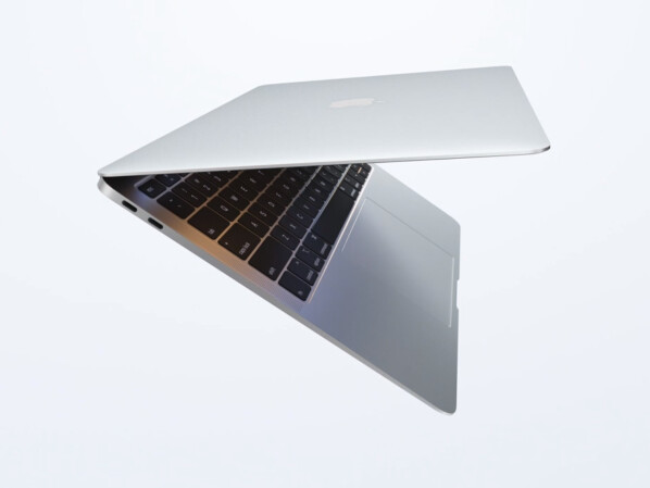 Das neue MacBook Air ist kleiner, schneller und bietet euch mehr Leistung.
