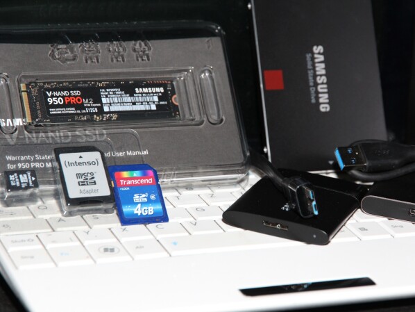 Flash-Speicher in verschiedensten Formen: Speicherkarten, 2-Zoll-SSD, M.2-Steckkarte und externe Speicher mit USB-Typ-C-Stecker und einem Hersteller-eigenen Anschluss.