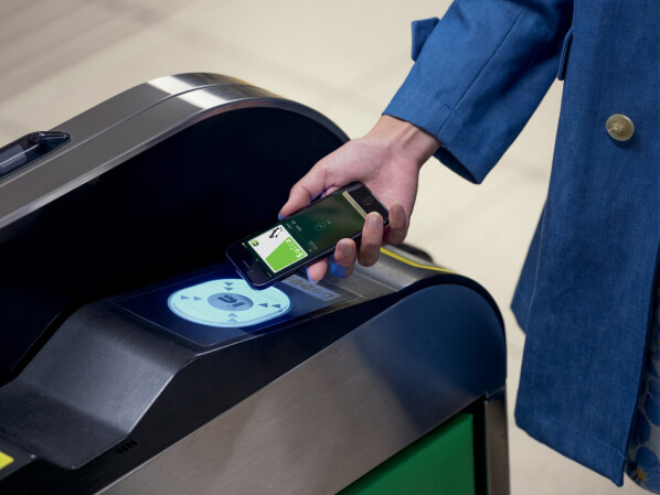   The mobile payment system Apple Pay eventually comes to Germany. 