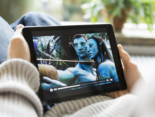 We show you the best TV apps you can use to watch TV on your smartphone or tablet.