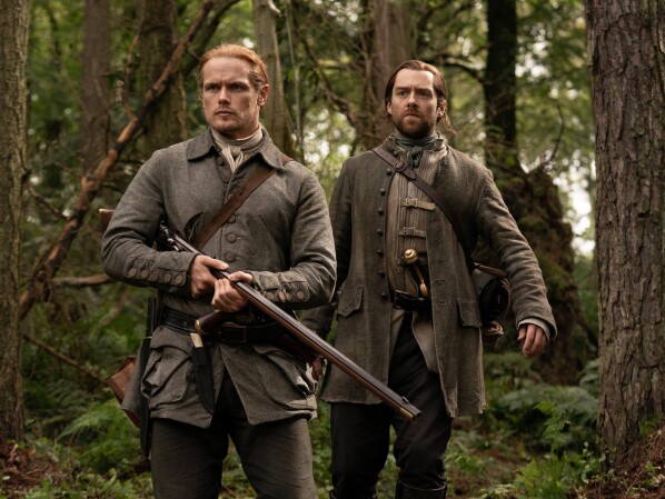 Outlander: Jamie and Roger hunted in season 5.