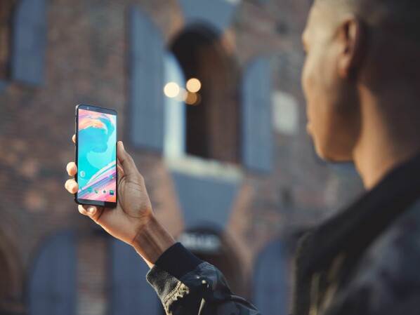 Das OnePlus 5T ist ab dem 21. November im Handel erhältlich.
