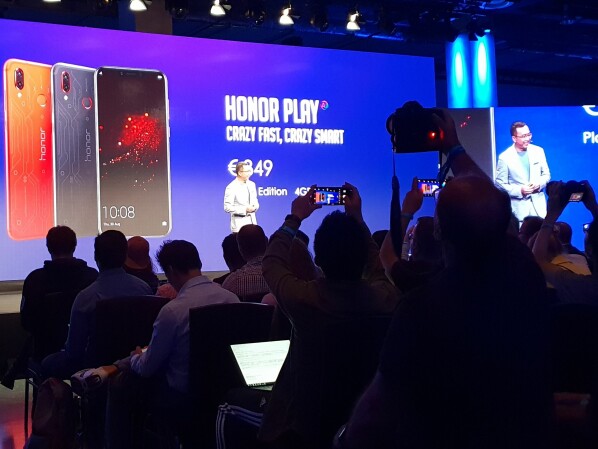 Das Honor Play kommt zum Kampfpreis in den Handel.