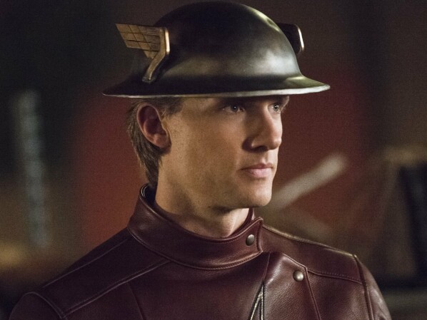 So sah Teddy Sears in The Flash aus.