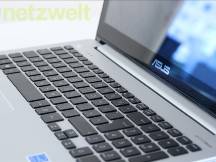 Die großzügige Tastatur lädt förmlich zum Tippen ein. Dazu passt der exakte Druckpunkt und der kurze Hub der Tasten.