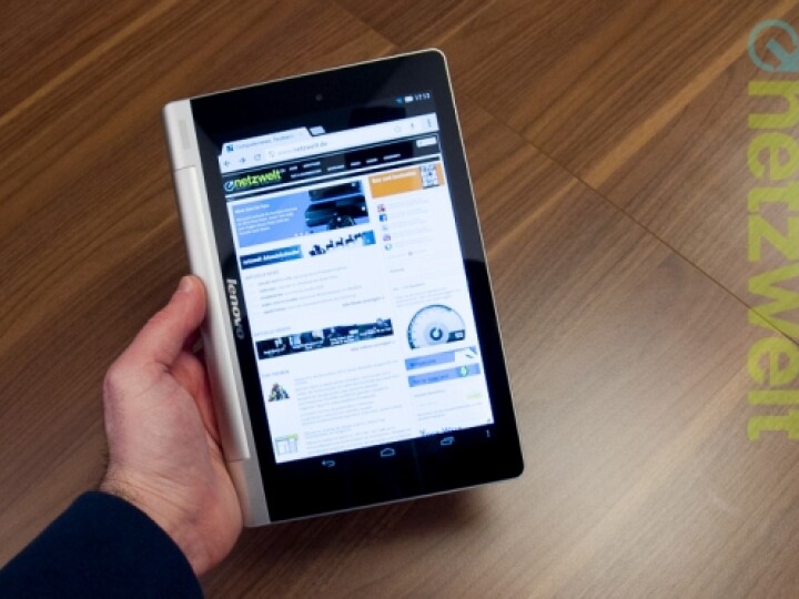 Im "Hold-Modus" schmiegt sich das Yoga-Tablet wie ein umgeschlagenes Taschenbuch in die Hand.