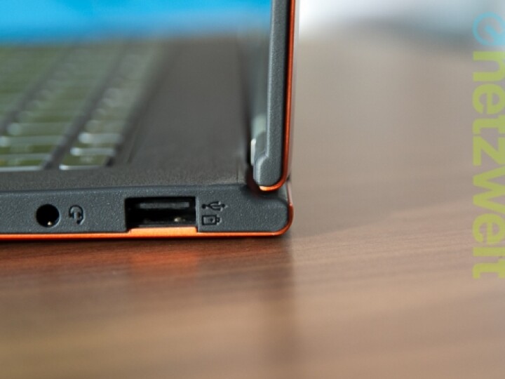 Mit insgesamt nur zwei USB-Ports, einer davon USB 3.0-fähig, ist es um die Schnittstellen nicht so gut bestellt.