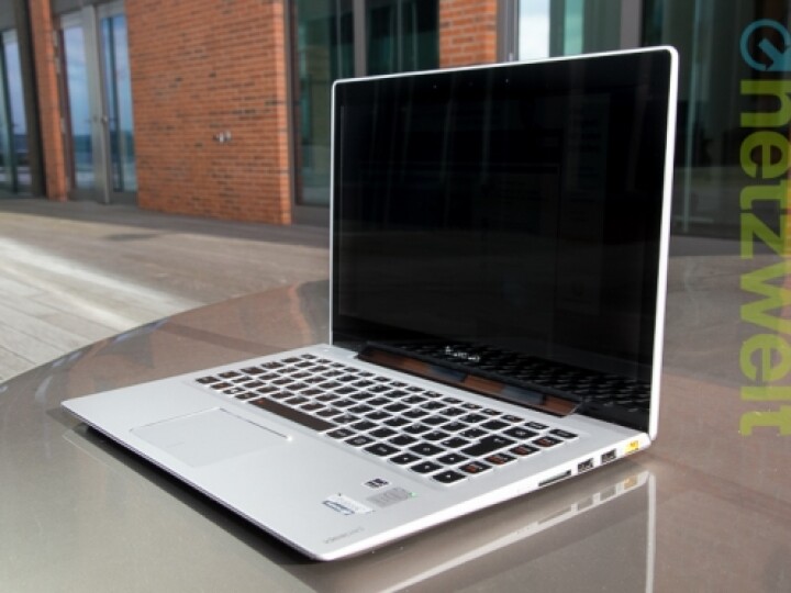 Lenovo IdeaPad U330 Touch: Sieht auf den ersten, flüchtigen Blick aus wie aus Cupertino. Kostet aber nur halb so viel wie ein Macbook.