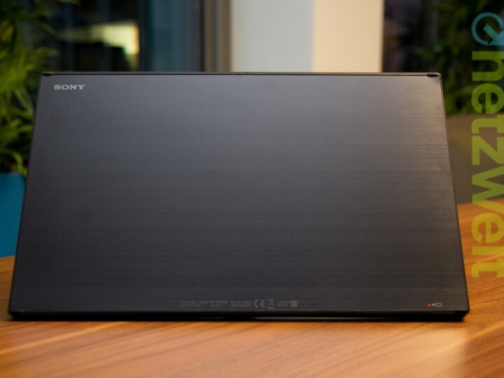 Die Tastatur haftet magnetisch am Vaio Tap und dient gleichzeitig als Display-Schutz.