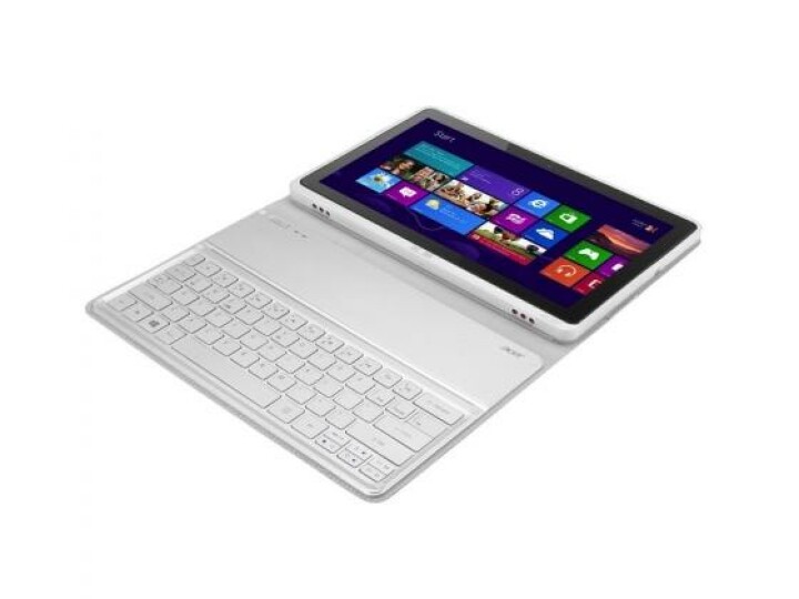 Auf der Tastatur lässt es sich mit ein wenig Übung flott tippen. Ganz so komfortabel wie bei guten Ultrabooks schreibt es sich auf ihr aber nicht.